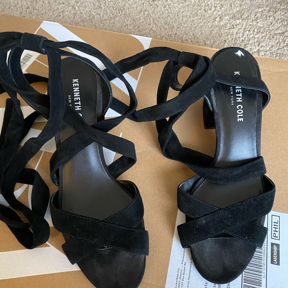 Kenneth Cole Wrap up Suede Sandals!